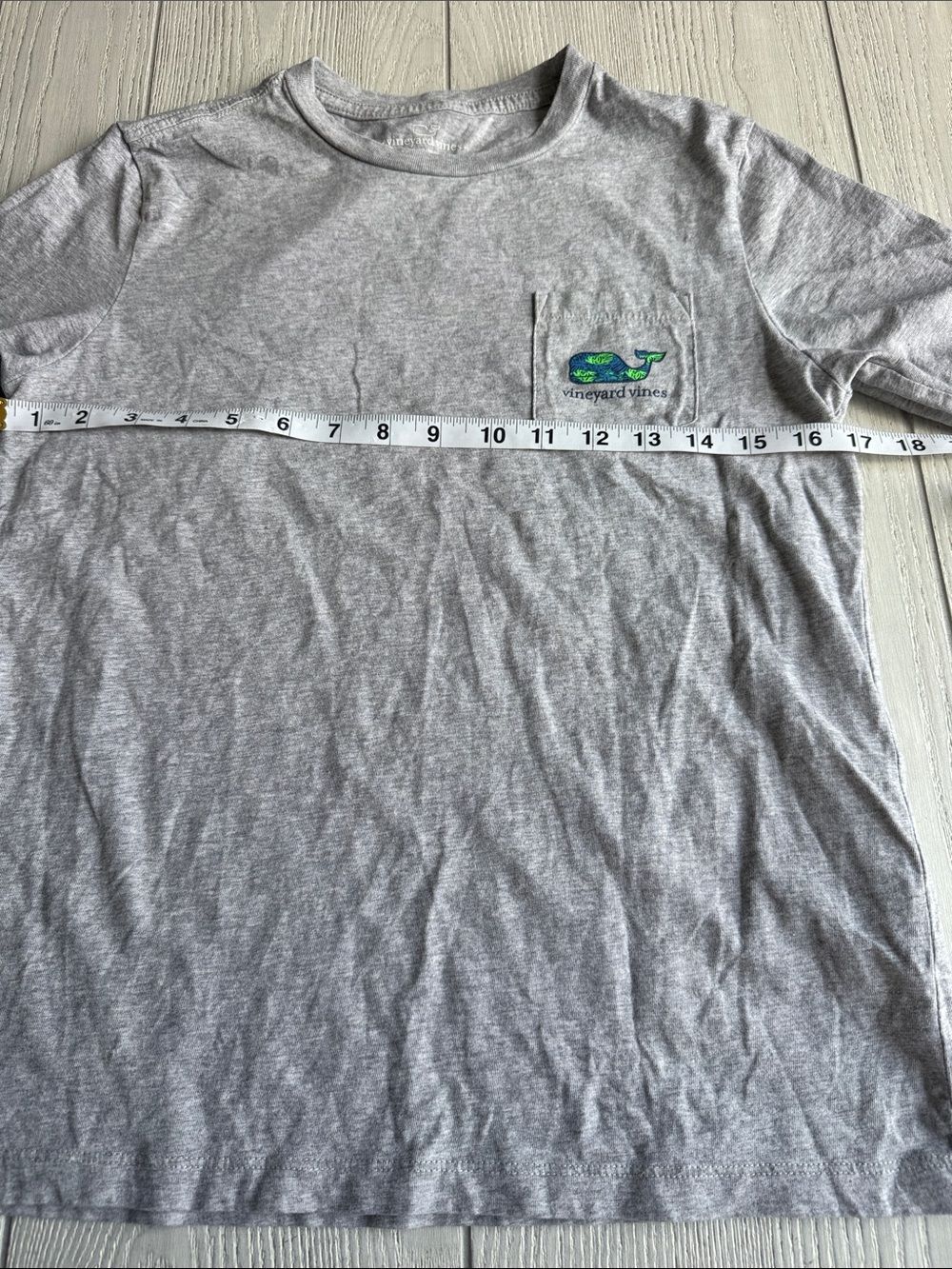 Vineyard vines gray short sleeve tshirt with whale logo, Medium 10/12 - Picture 5 of 7